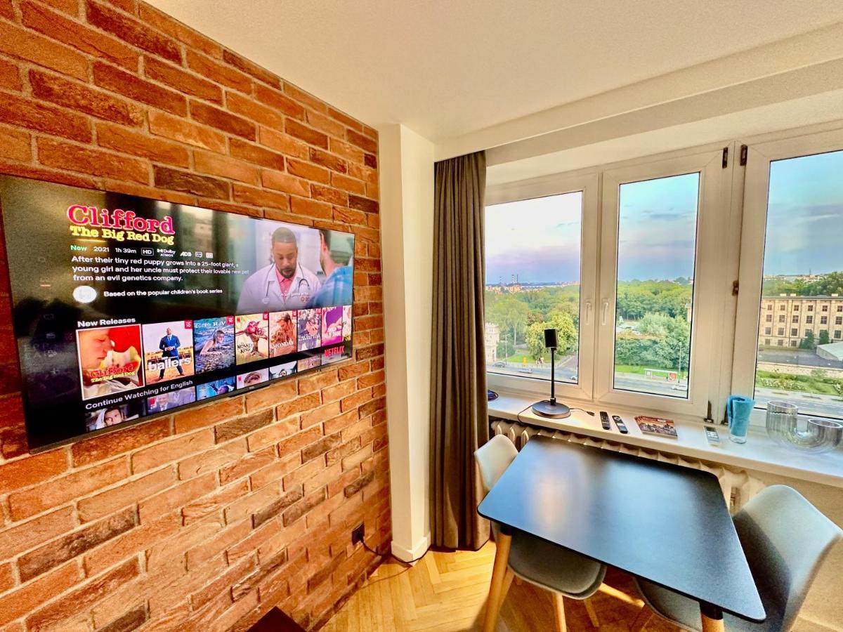 View 2 Fast Wifi Tv'55 Netflix Hbo Applettv Apartment Warsaw Exterior photo